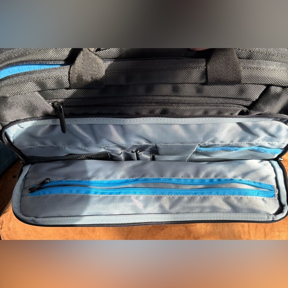 Dell Pro Black Briefcase 15 - Picture 2 of 4